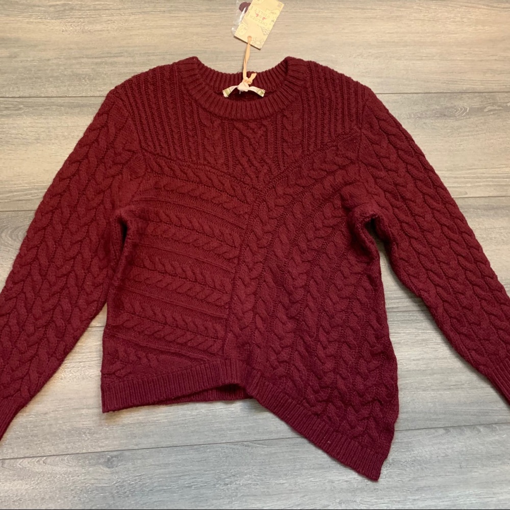 Thick knit wine colored sweater L